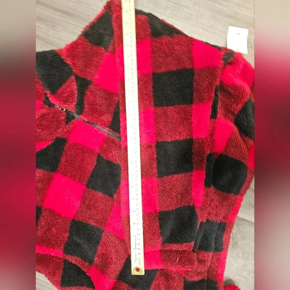 SO Women's Red and Black Checkered Sweater - Picture 12 of 15